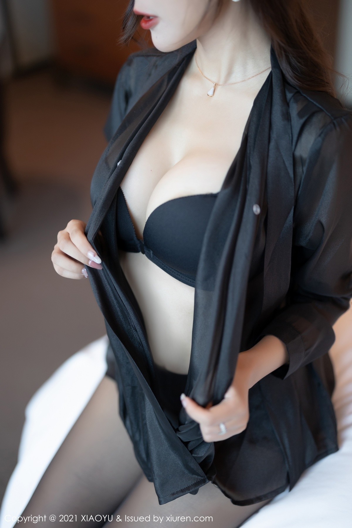 Jpxgyw.com_[XiaoYu画语界]Vol.632_女神王馨瑶yanni典雅都市OL主题黑色内衣配黑丝裤袜诱惑写真80P