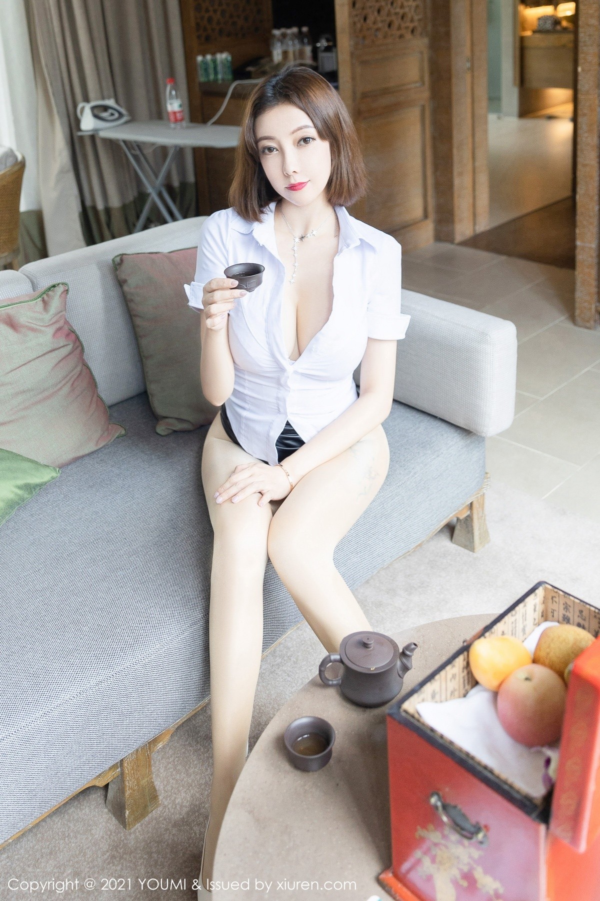 Jpxgyw.com_[YouMi尤蜜荟]Vol.704_美女果儿Victoria阳朔旅拍洁白衬衫配缕空内衣秀豪乳诱惑写真53P