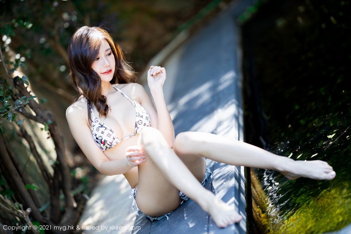 Jpxgyw.com_[MyGirl美媛馆]Vol.604_女神绮里嘉Carina长三角旅拍户外比基尼秀完美身材诱惑写真70P