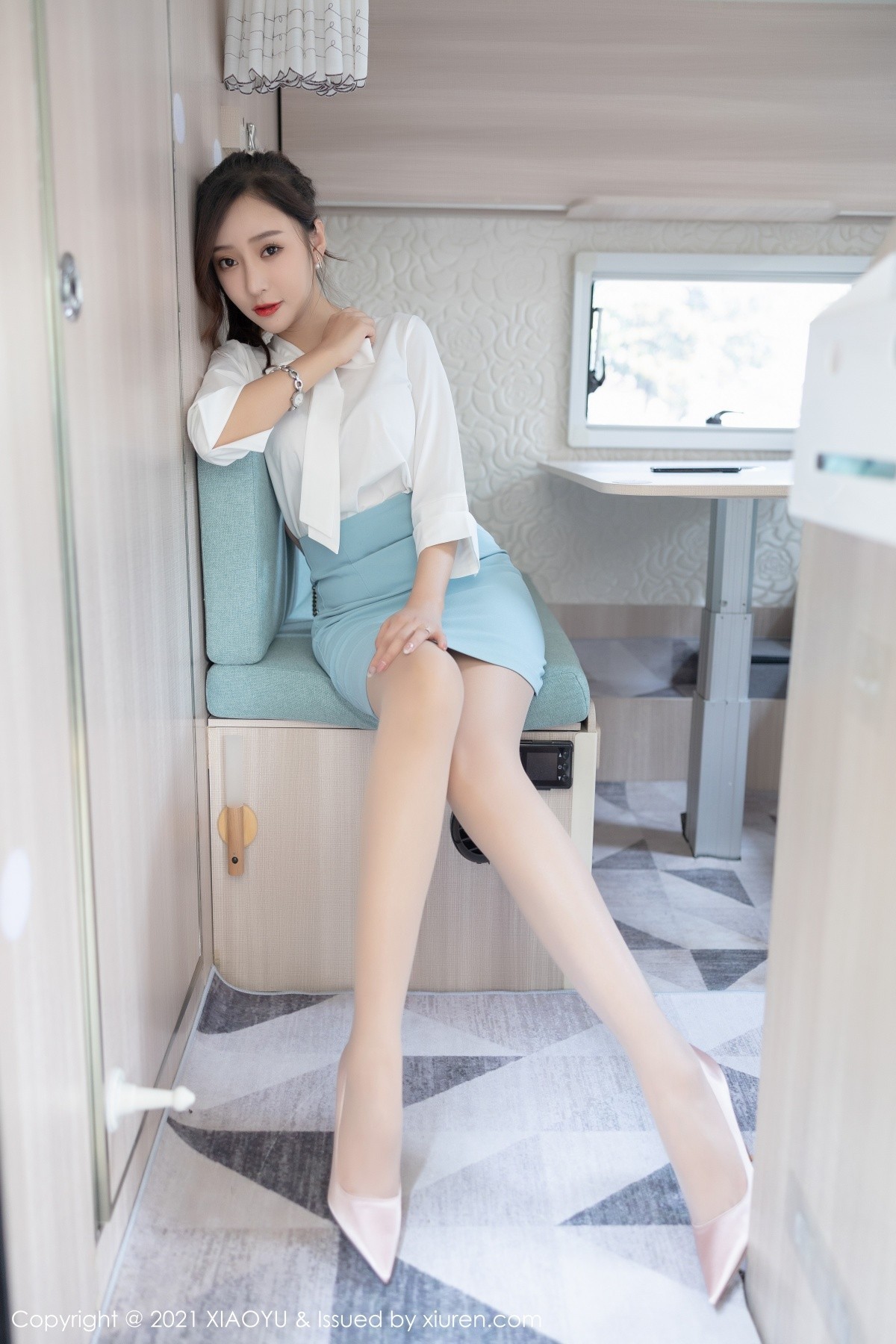 Jpxgyw.com_[XiaoYu画语界]Vol.635_女神王馨瑶yanni淡雅OL着装私房超薄肉丝裤袜撩人诱惑写真98P