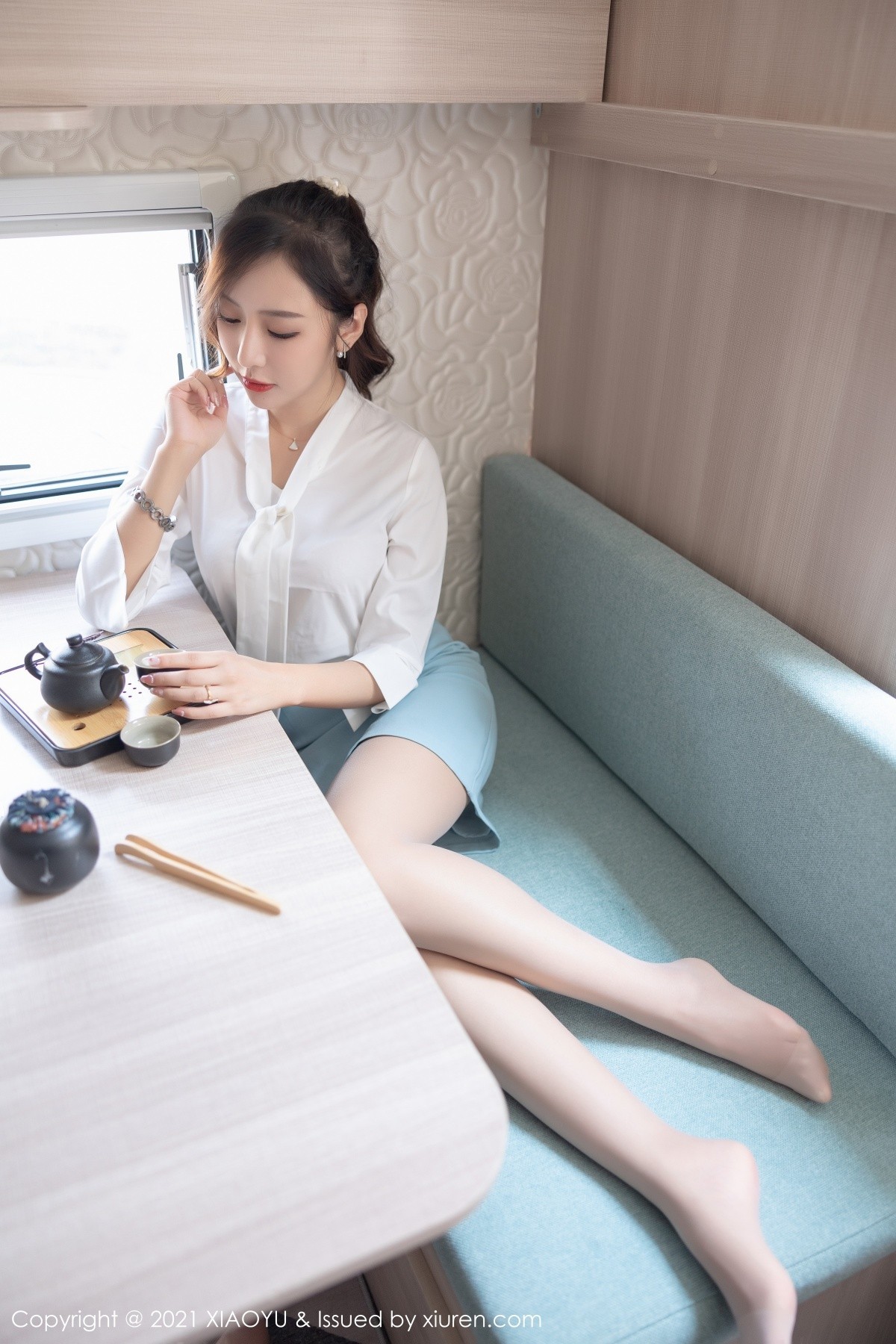 Jpxgyw.com_[XiaoYu画语界]Vol.635_女神王馨瑶yanni淡雅OL着装私房超薄肉丝裤袜撩人诱惑写真98P