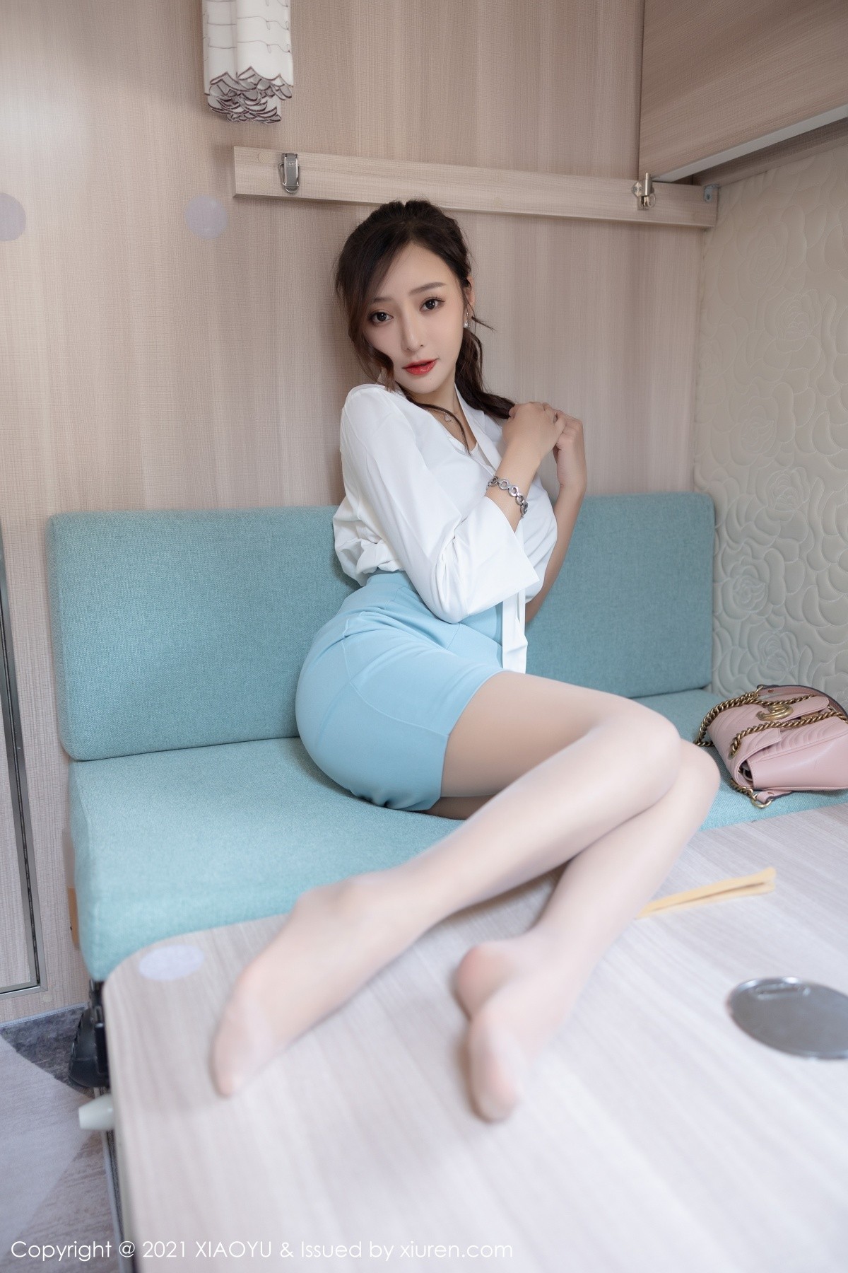 Jpxgyw.com_[XiaoYu画语界]Vol.635_女神王馨瑶yanni淡雅OL着装私房超薄肉丝裤袜撩人诱惑写真98P