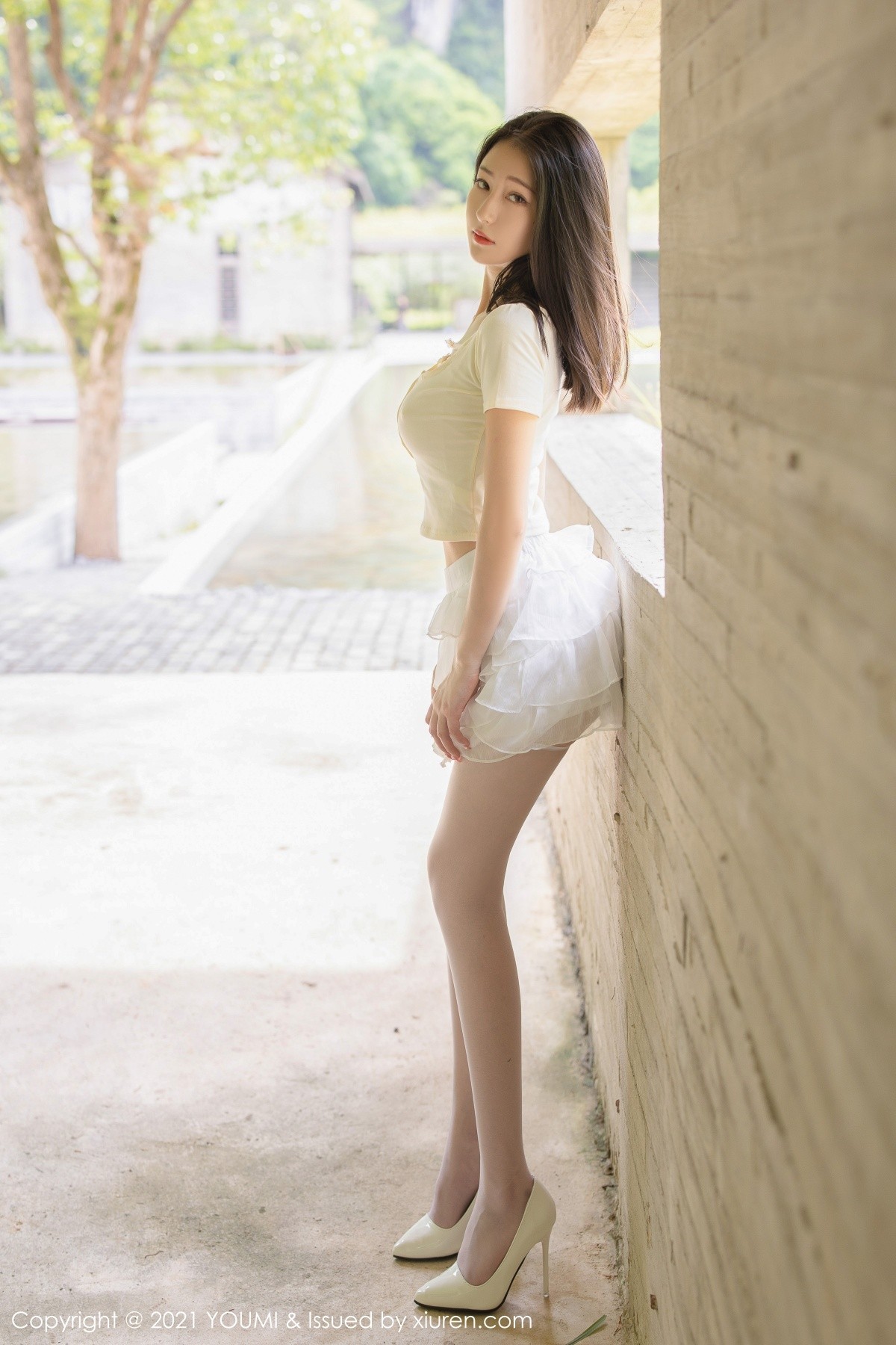 Jpxgyw.com_[YouMi尤蜜荟]Vol.708_模特熊小诺阳朔旅拍轻透迷人服饰半脱露丁字裤秀翘臀诱惑写真53P