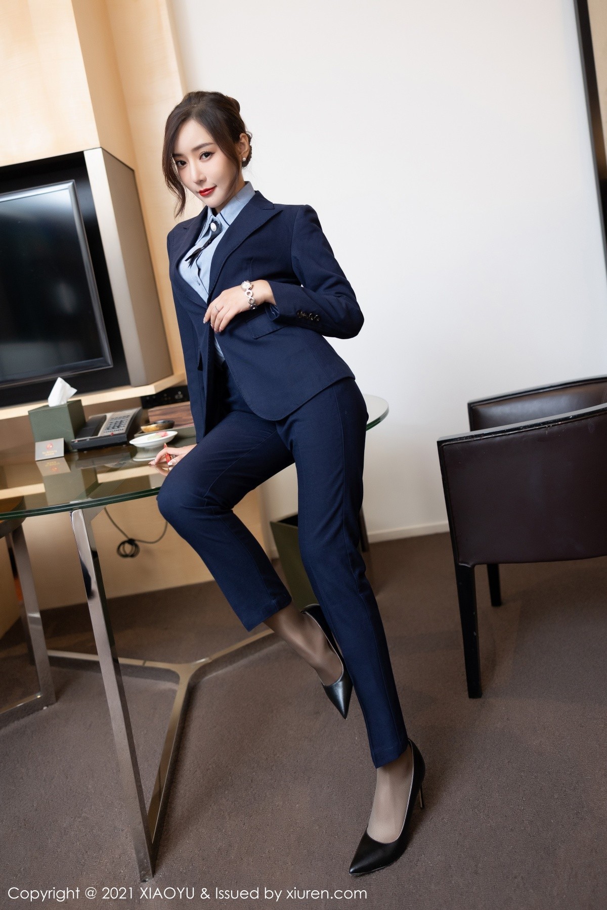 Jpxgyw.com_[XiaoYu画语界]Vol.639_女神王馨瑶yanni典雅职业OL主题半脱秀完美身材诱惑写真73P