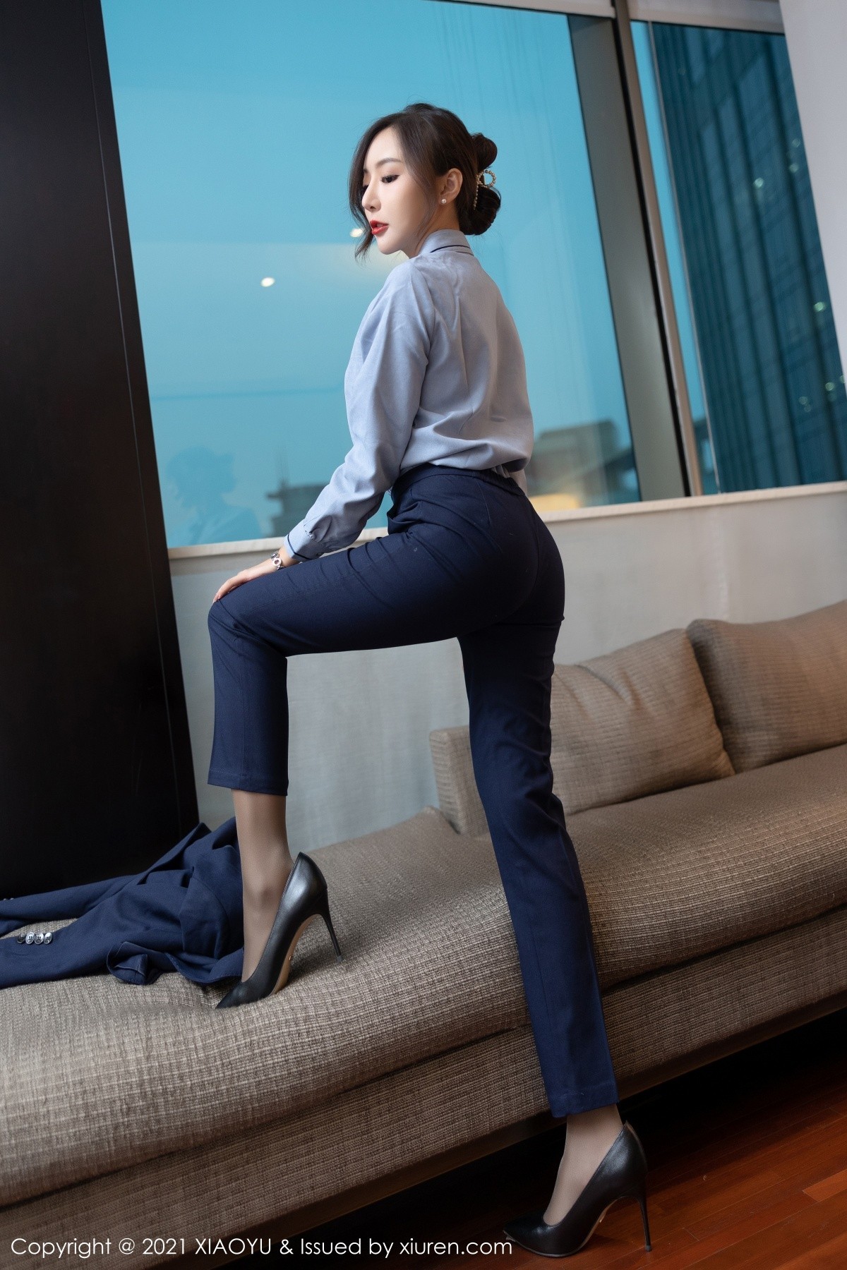 Jpxgyw.com_[XiaoYu画语界]Vol.639_女神王馨瑶yanni典雅职业OL主题半脱秀完美身材诱惑写真73P