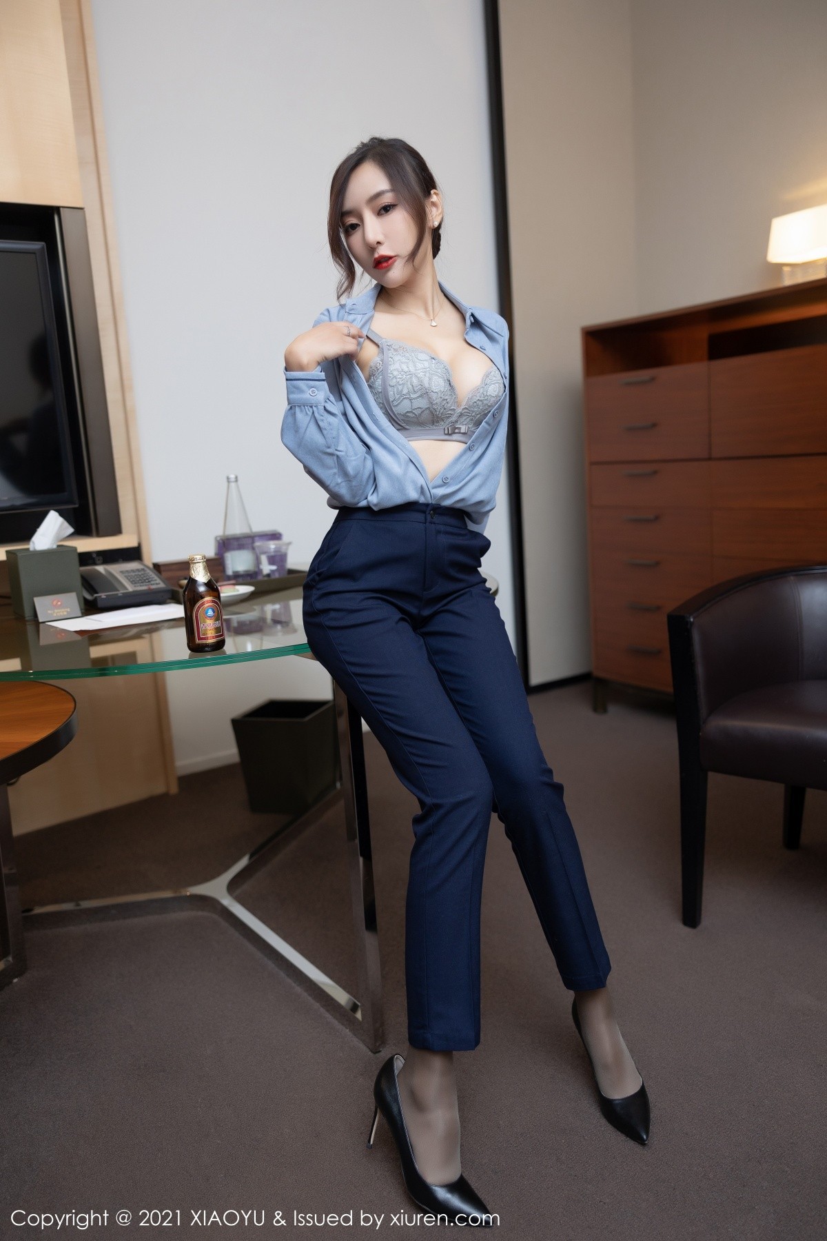 Jpxgyw.com_[XiaoYu画语界]Vol.639_女神王馨瑶yanni典雅职业OL主题半脱秀完美身材诱惑写真73P