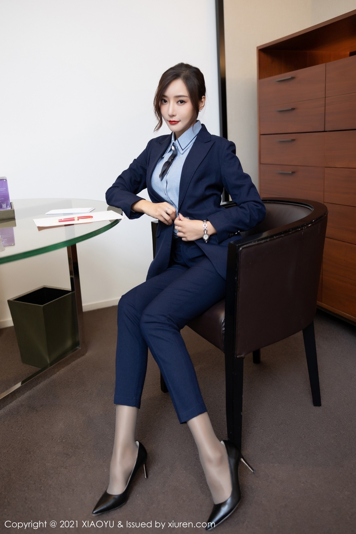 Jpxgyw.com_[XiaoYu画语界]Vol.639_女神王馨瑶yanni典雅职业OL主题半脱秀完美身材诱惑写真73P