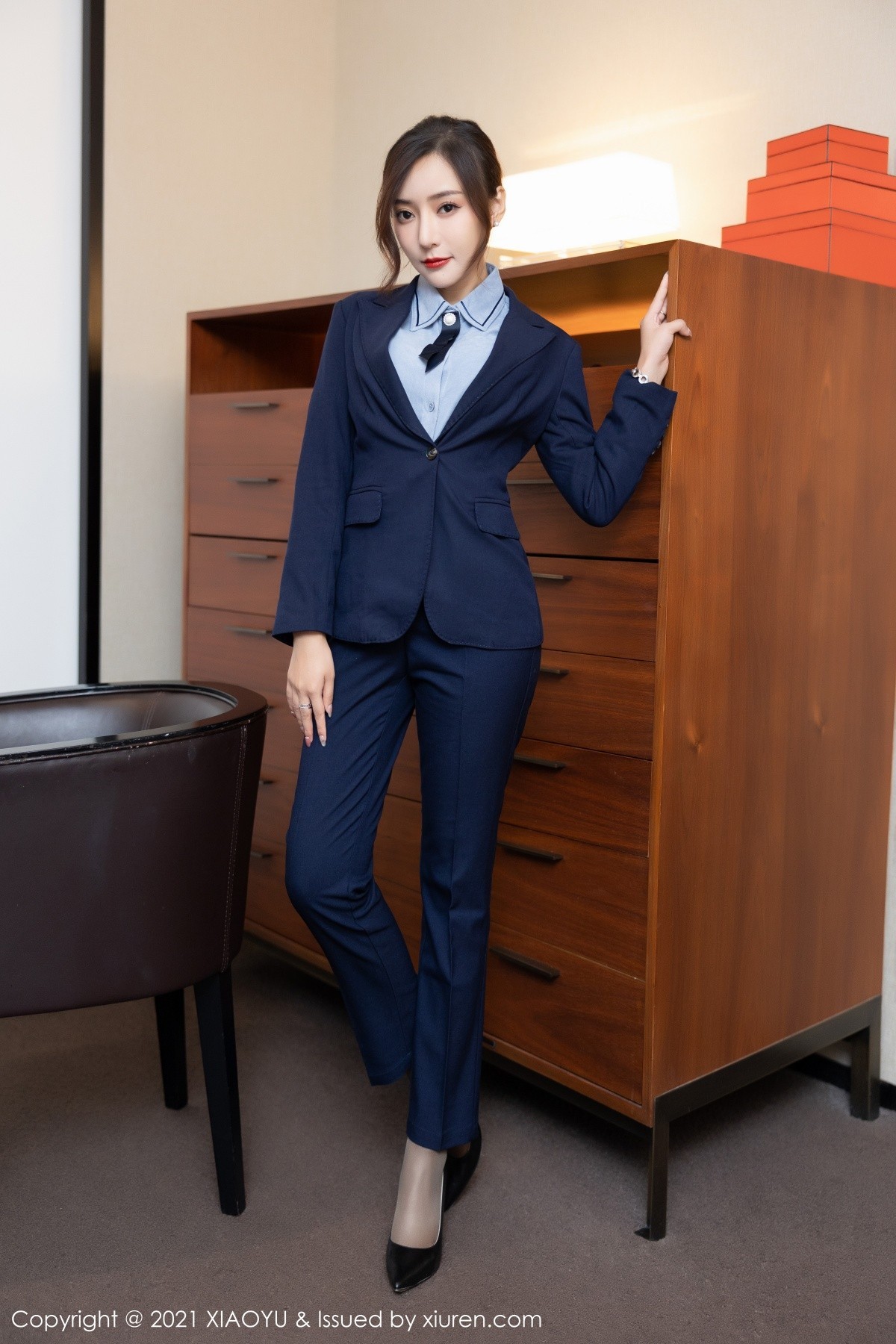 Jpxgyw.com_[XiaoYu画语界]Vol.639_女神王馨瑶yanni典雅职业OL主题半脱秀完美身材诱惑写真73P