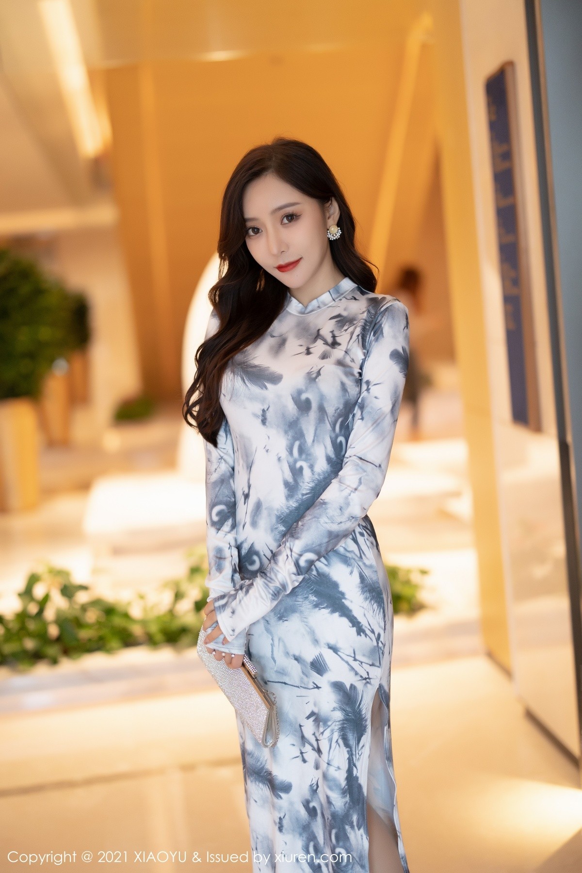 Jpxgyw.com_[XiaoYu画语界]Vol.652_女神王馨瑶yanni优雅长裙半撩露性感内衣肉丝裤袜极致魅惑写真71P