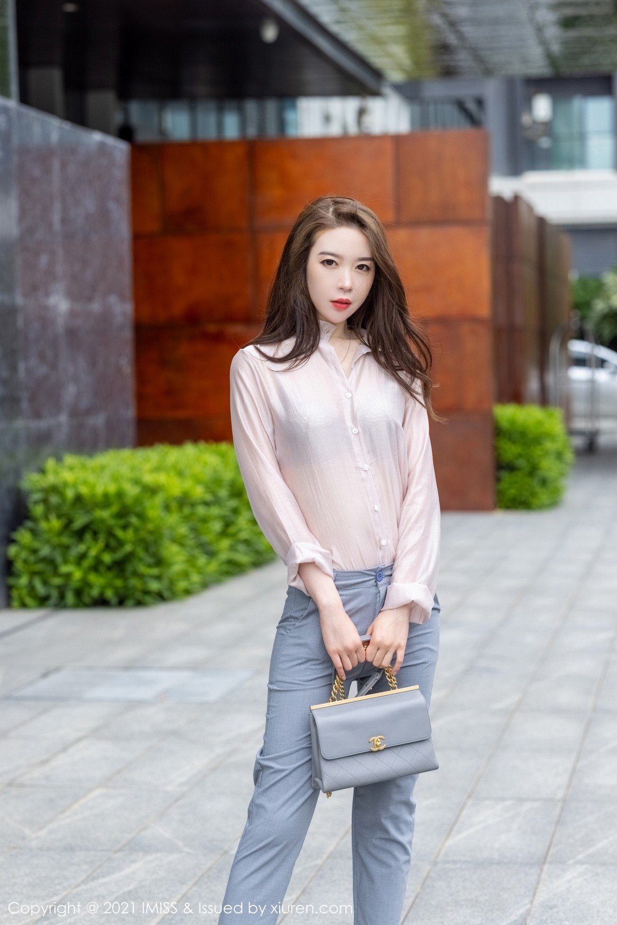 Jpxgyw.com_[IMISS爱蜜社]Vol.631_模特梦心月心愿旅拍都市OL主题私房半脱露性感内衣诱惑写真56P
