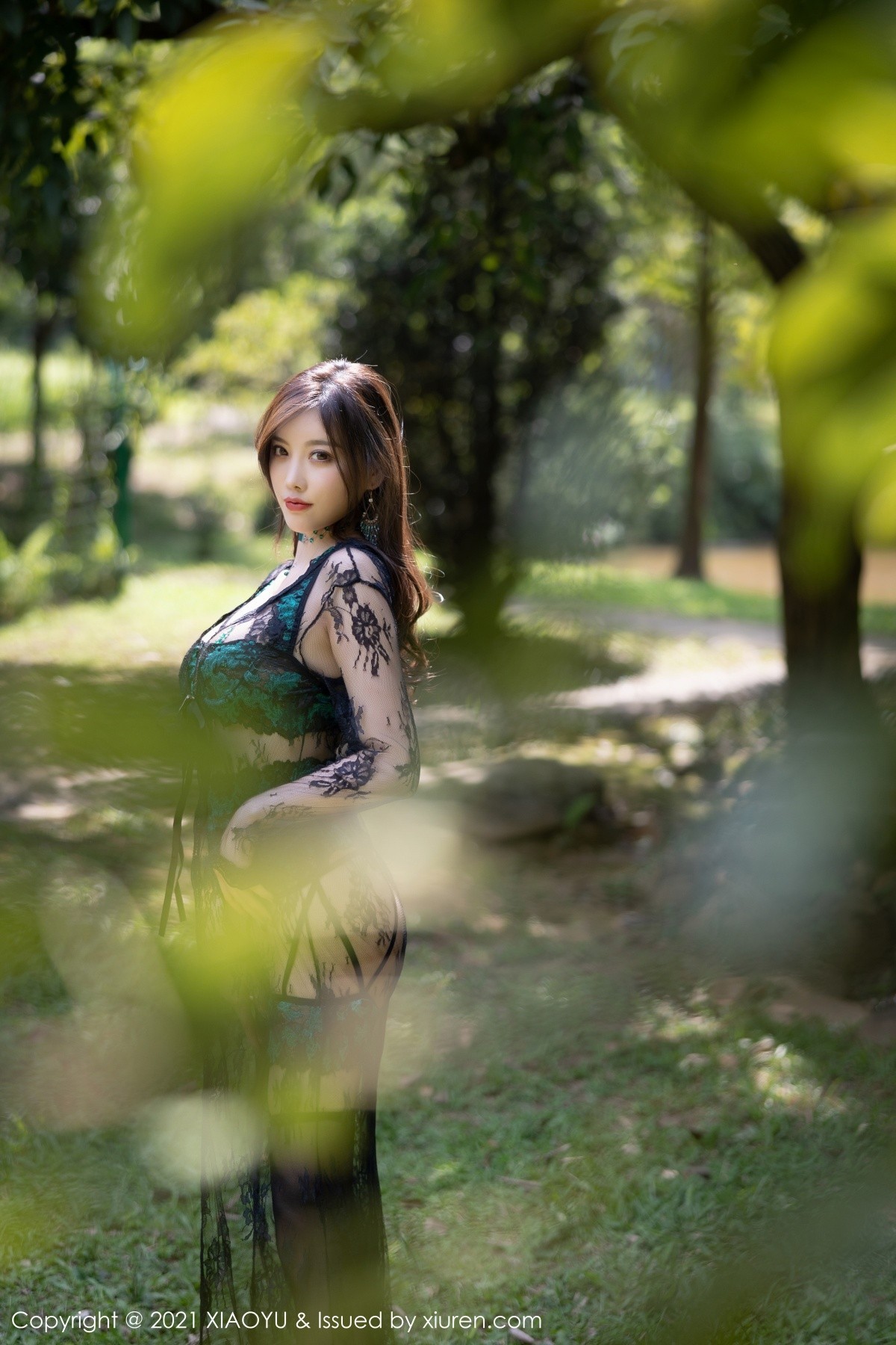 Jpxgyw.com_[XiaoYu画语界]Vol.643_女神杨晨晨sugar广西心愿旅拍孔雀绿内衣配蕾丝吊袜诱惑写真76P