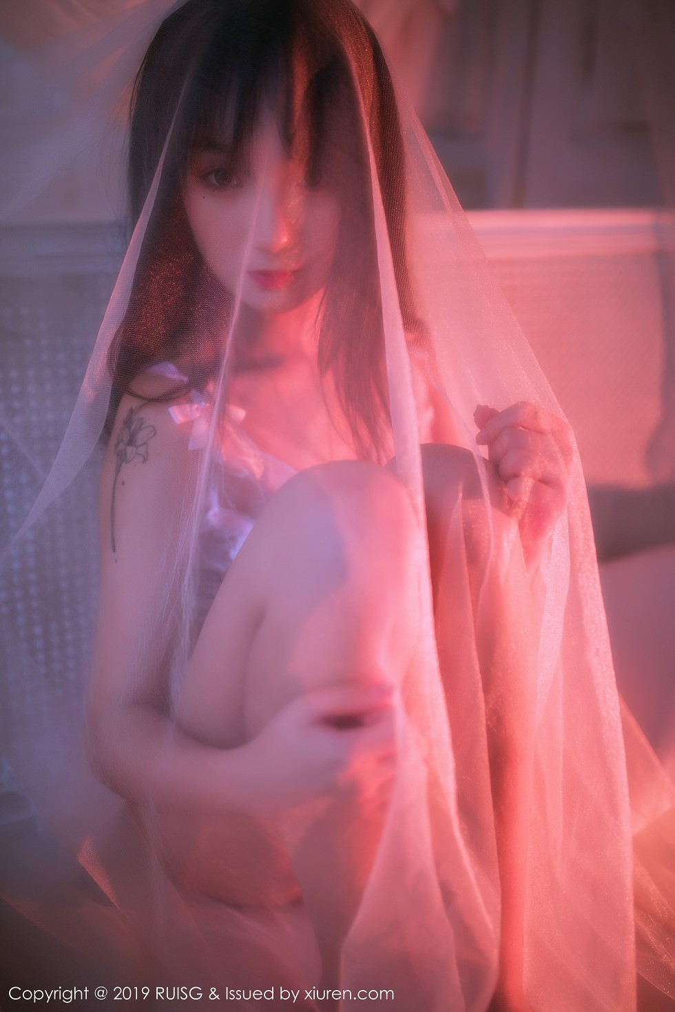 Jpxgyw.com_[RUISG瑞丝馆]VOL.079_嫩模小葡萄miki私房梦幻光线下白色蕾丝薄纱内衣惹火诱惑写真42P