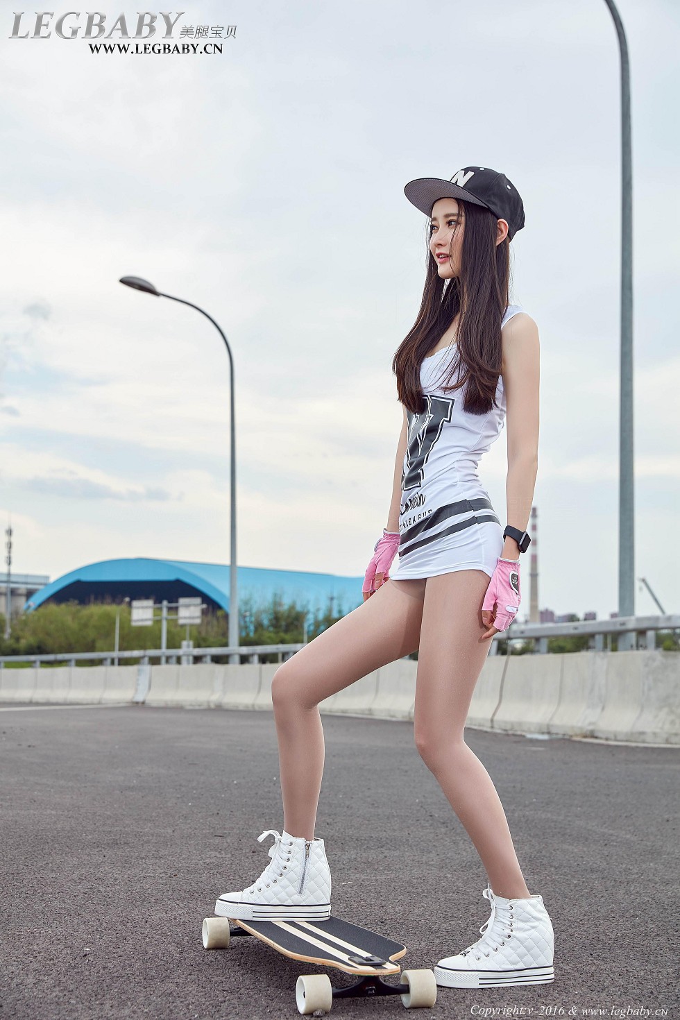 Jpxgyw.com_[LEGBABY美腿宝贝]Vol.028_嫩模潇潇单板女神极品亮丝美腿无内诱惑写真51P