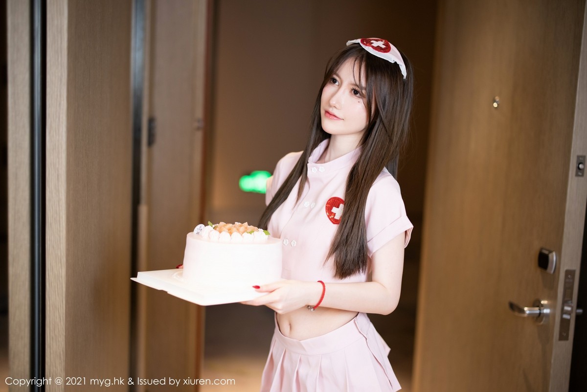 Jpxgyw.com_[MyGirl美媛馆]Vol.615_模特美桃酱长三角旅拍粉色护士制服配开档肉丝秀翘臀诱惑写真85P