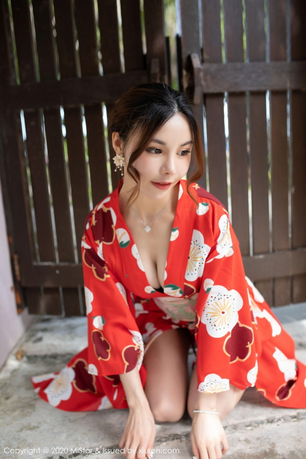 Jpxgyw.com_[MiStar魅妍社]Vol.326_嫩模沈佳熹私房鲜艳红色和服半露酥胸白嫩美腿诱惑写真45P