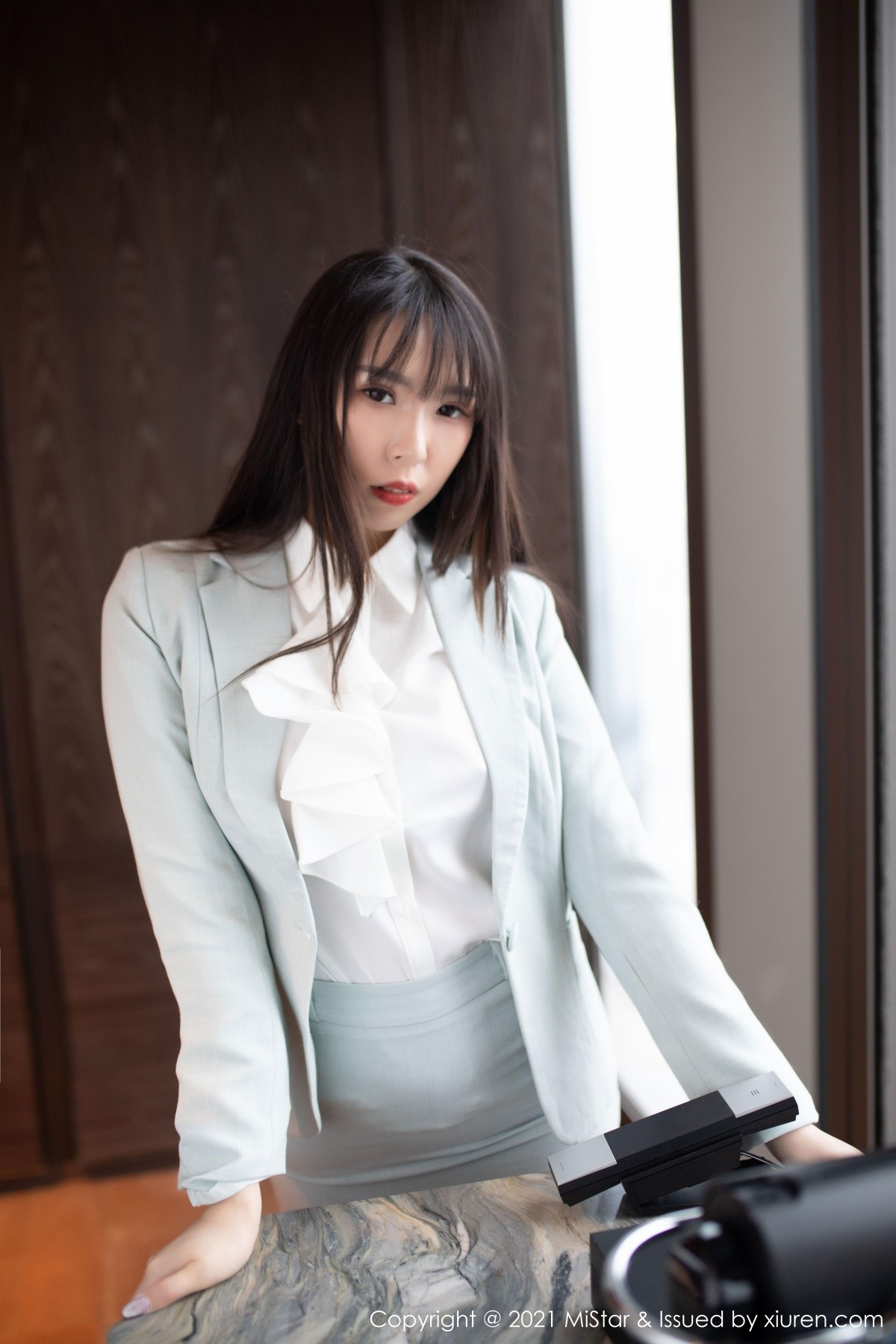 Jpxgyw.com_[MiStar魅妍社]Vol.328_嫩模小波多职场制服黑丝OL主题半撩露无内黑丝裤袜诱惑写真46P