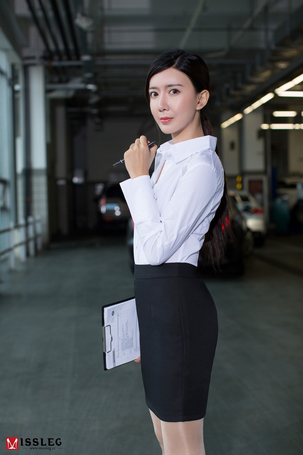 Jpxgyw.com_[MissLeg蜜丝]钻石版NO.V005_嫩模赵智妍白衬衣黑短裙配闪亮肉丝秀完美身材写真63P