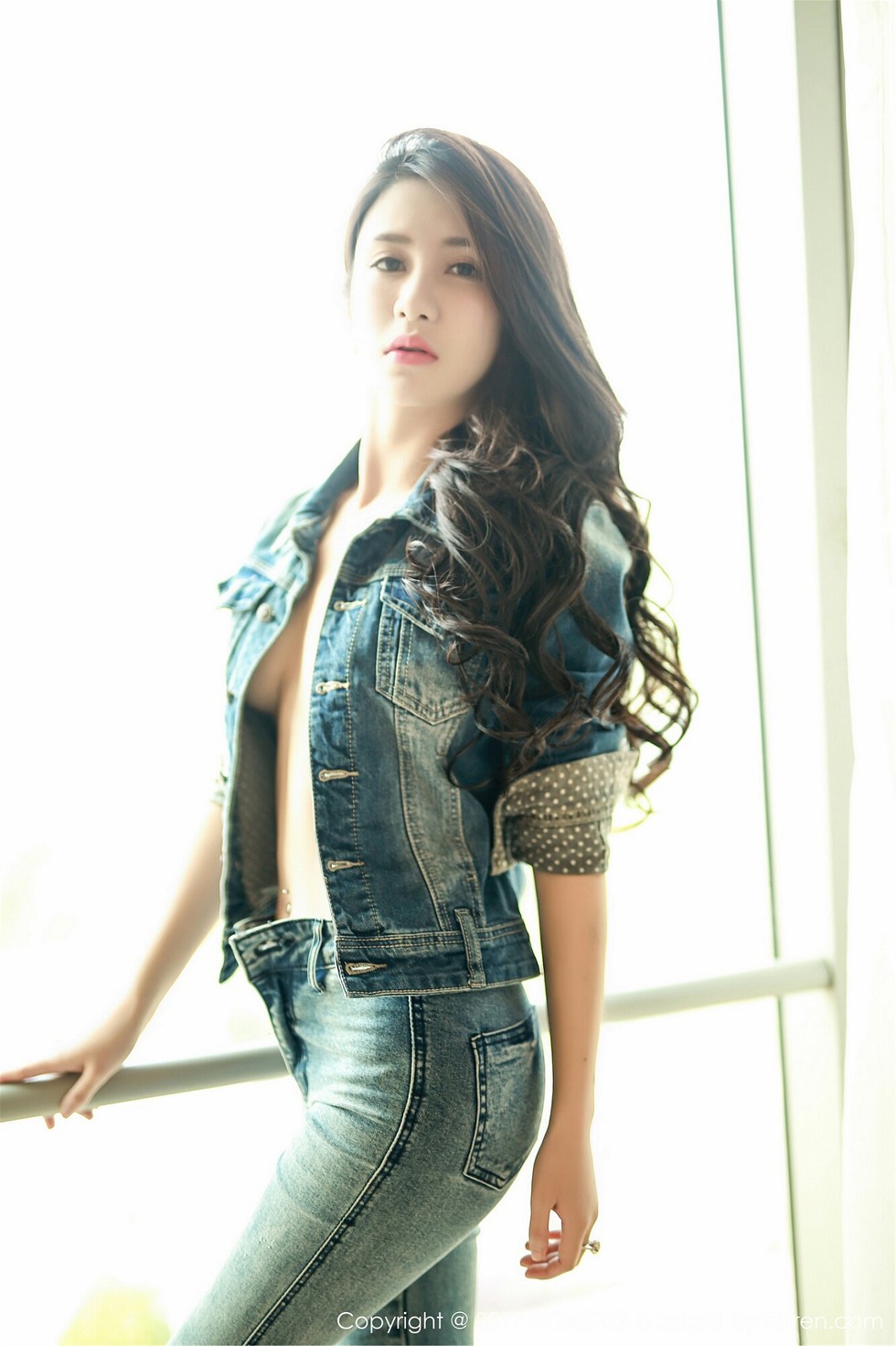 Jpxgyw.com_[MTMeng模特联盟]Vol.001_嫩模李李七七喜喜真空牛仔套装脱上衣秀白嫩豪乳诱惑写真50P