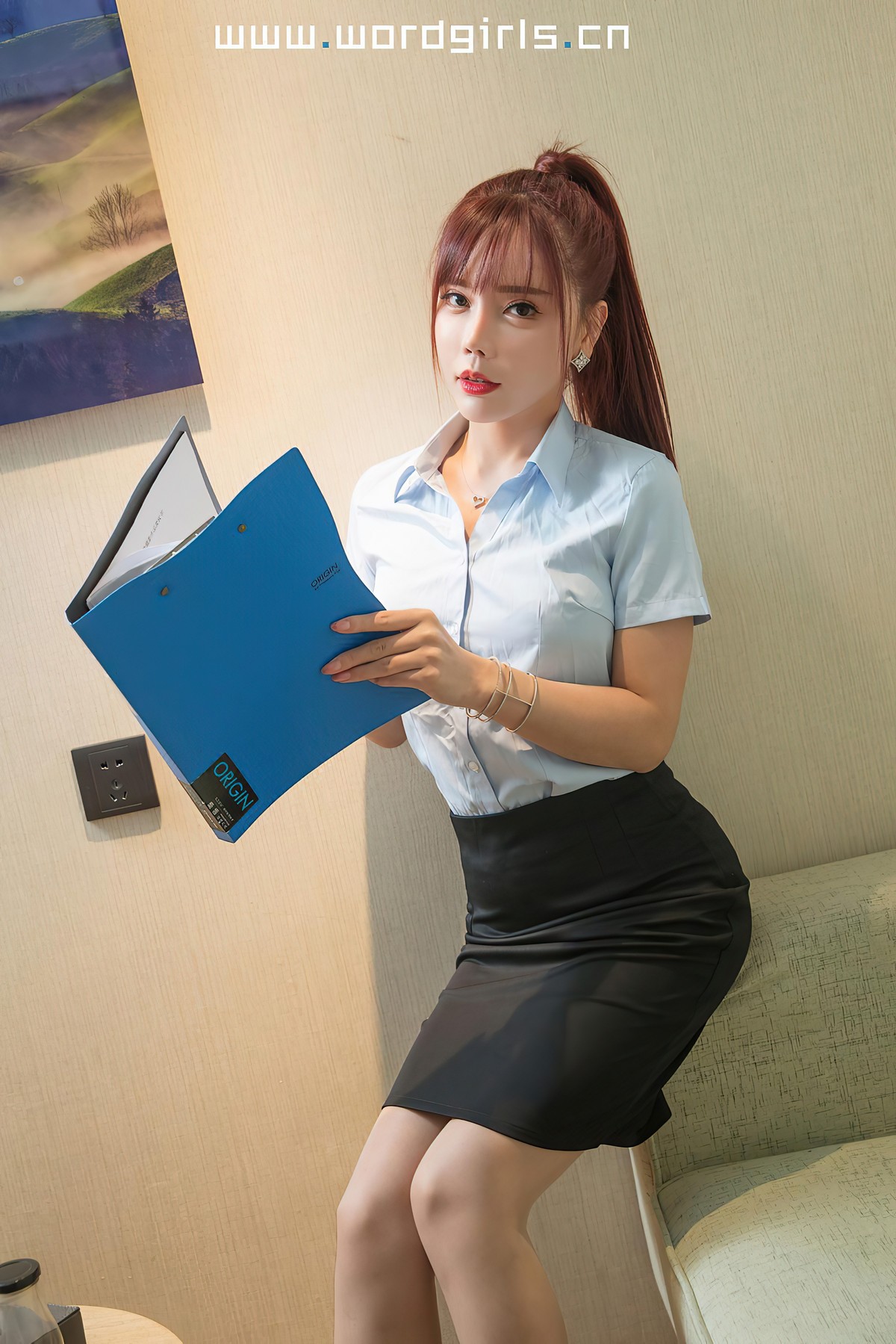 Jpxgyw.com_[Toutiao头条女神]No.S047_嫩模艾小青茶水间OL女士主题无内肉丝裤袜秀翘臀诱惑写真43P