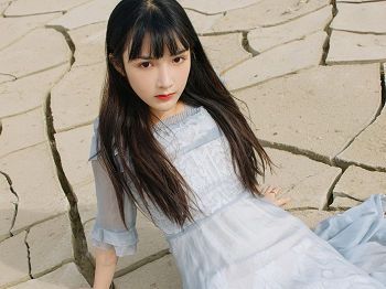 Vol.104_青春美女主播之应沙漠自拍清新连身裙系列唯美迷人写真40P