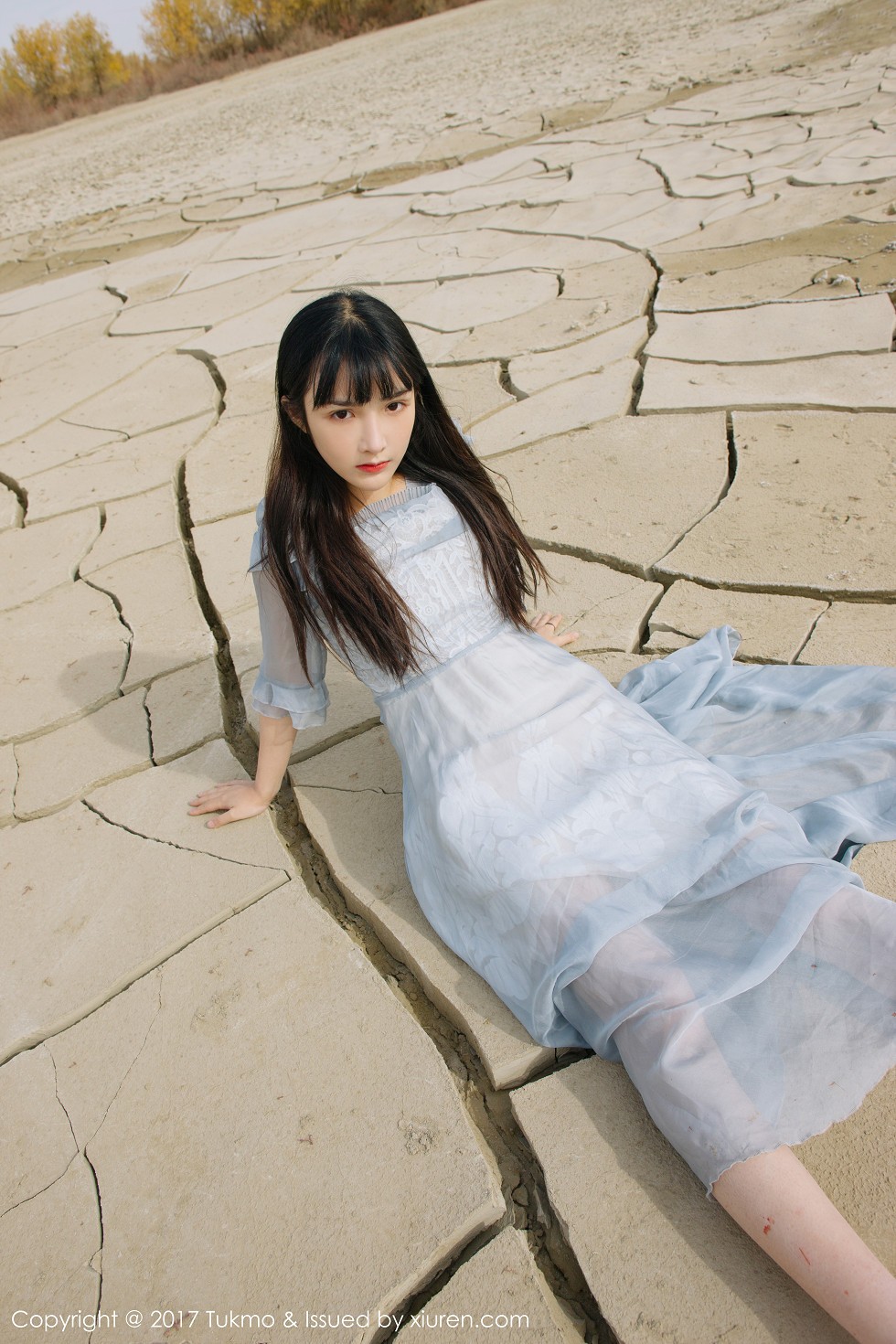 Jpxgyw.com_[Tukmo兔几盟]Vol.104_美女主播之应沙漠旅拍清新连身裙系列唯美迷人写真40P
