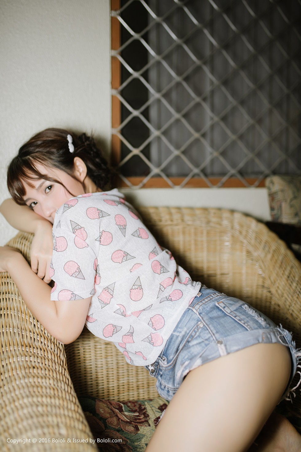 Jpxgyw.com_[BoLoli波萝社新刊]Vol.125_新人嫩模范惠雅花色短袖衬衣配牛仔短裤性感写真44P