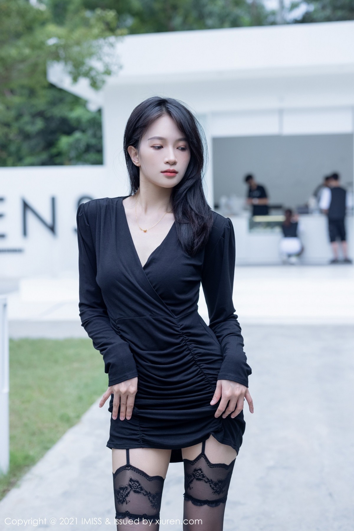 Jpxgyw.com_[IMISS爱蜜社]Vol.643_女神Lynn刘奕宁＆Rossi合集性感比基尼+户外黑丝吊袜诱惑写真44P
