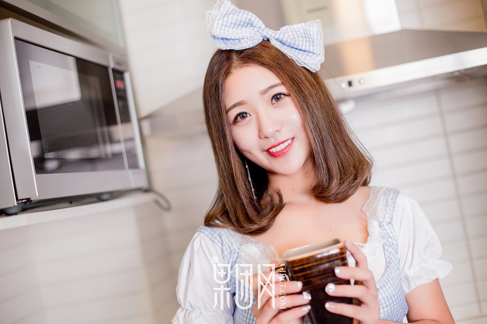 Jpxgyw.com_[GIRLT果团网]NO.140_白色高叉连体衣妹子居家开胸露粉色内衣完美身材诱惑写真44P