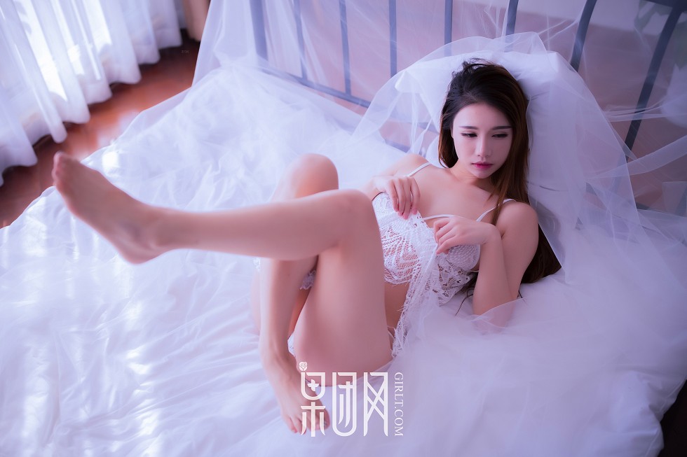 Jpxgyw.com_[GIRLT果团网]熊川纪信No.032_奶油少女居家床上白色缕空蕾丝内衣完美诱惑写真54P
