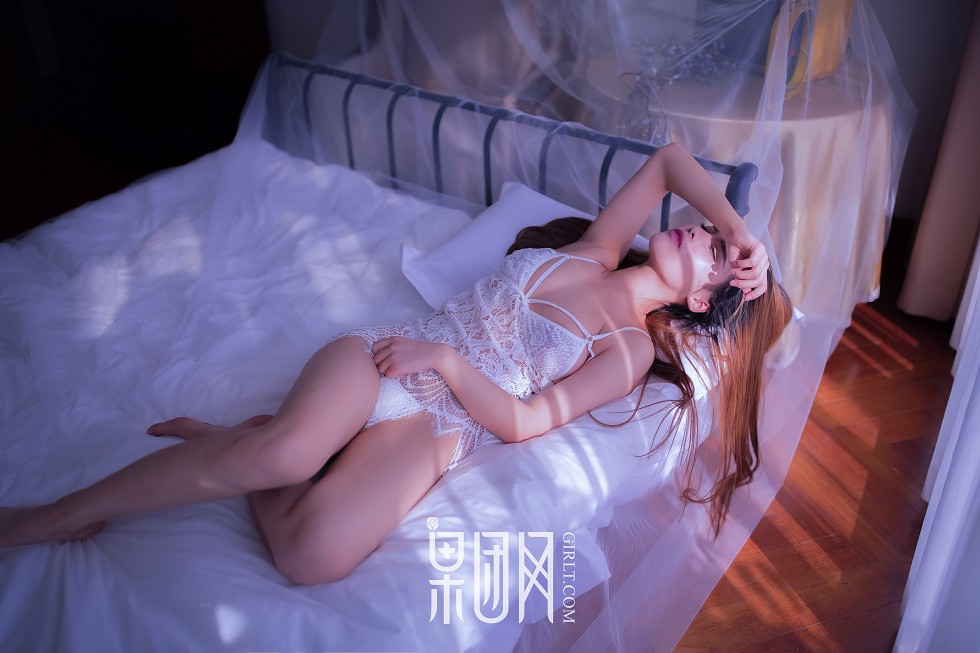Jpxgyw.com_[GIRLT果团网]熊川纪信No.032_奶油少女居家床上白色缕空蕾丝内衣完美诱惑写真54P