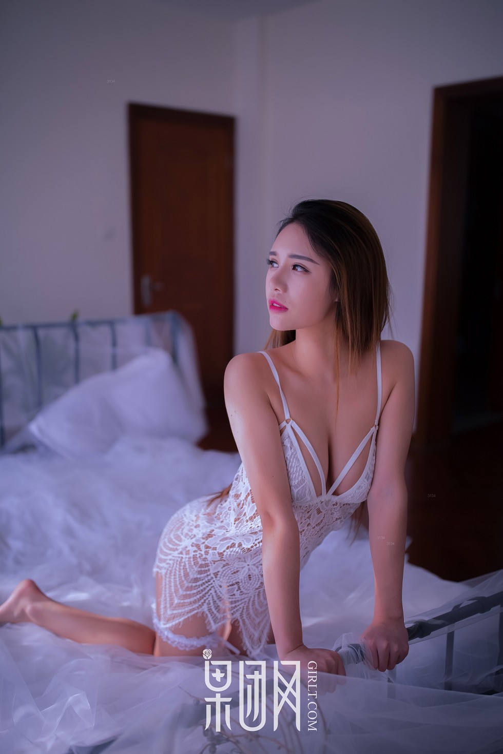 Jpxgyw.com_[GIRLT果团网]熊川纪信No.032_奶油少女居家床上白色缕空蕾丝内衣完美诱惑写真54P