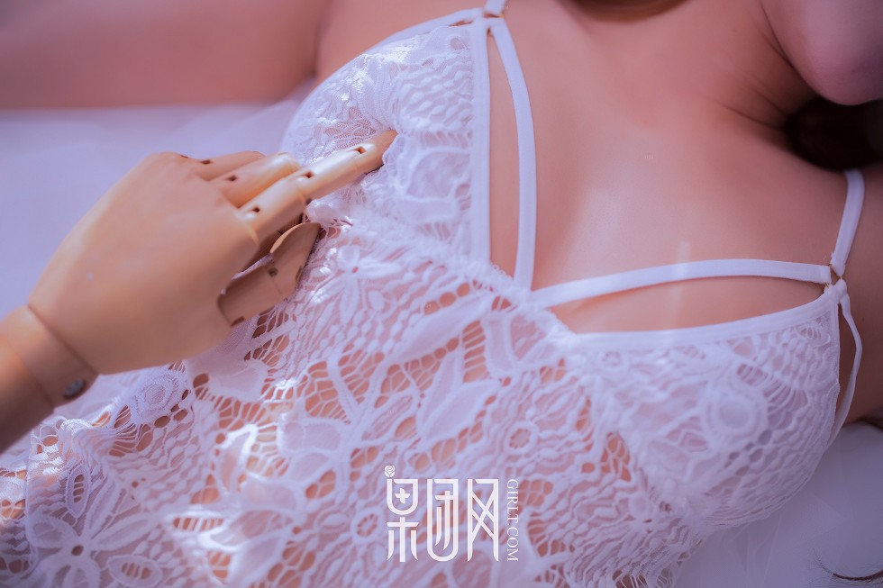 Jpxgyw.com_[GIRLT果团网]熊川纪信No.032_奶油少女居家床上白色缕空蕾丝内衣完美诱惑写真54P