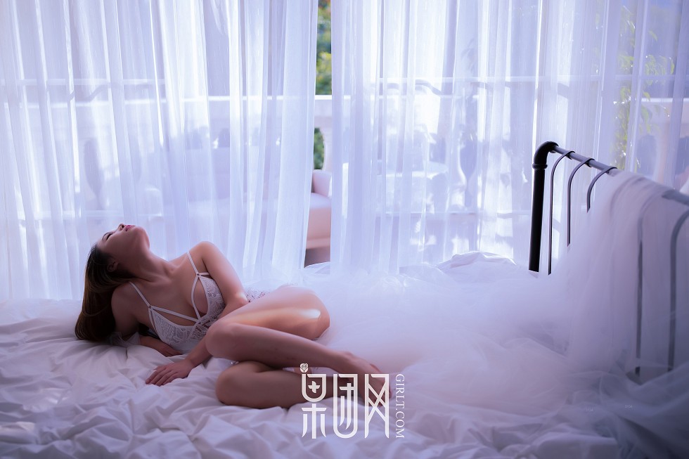 Jpxgyw.com_[GIRLT果团网]熊川纪信No.032_奶油少女居家床上白色缕空蕾丝内衣完美诱惑写真54P