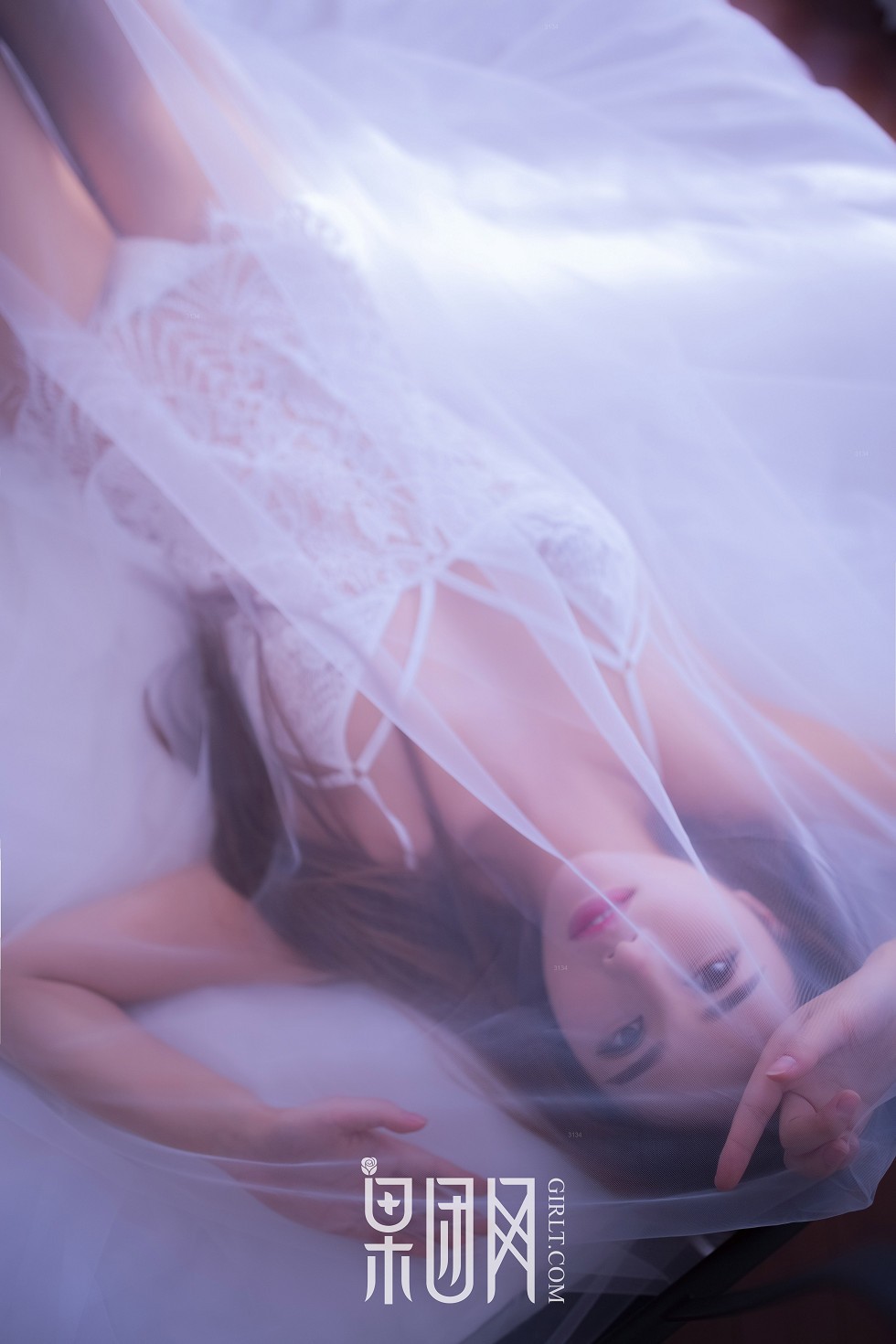 Jpxgyw.com_[GIRLT果团网]熊川纪信No.032_奶油少女居家床上白色缕空蕾丝内衣完美诱惑写真54P