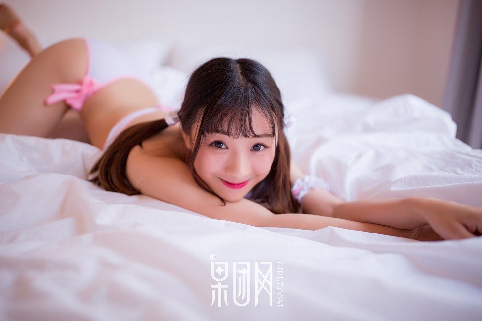Jpxgyw.com_[GIRLT果团网]熊川纪信No.033_性感粉色内衣小美女居家秀傲人豪乳陪你躲猫猫写真42P