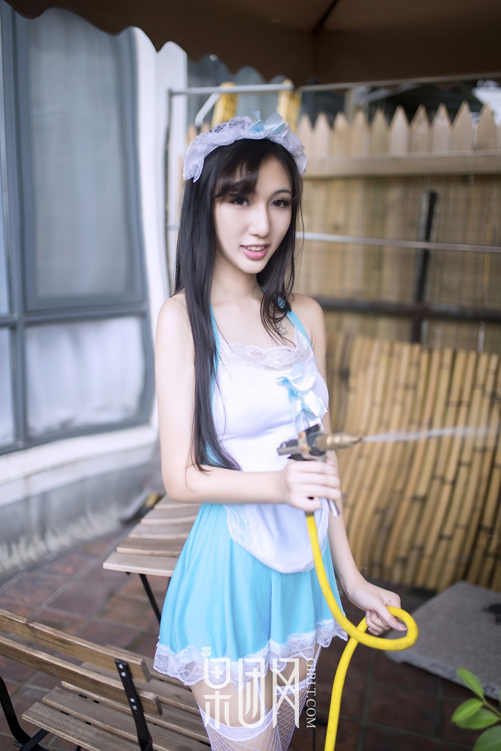 Jpxgyw.com_[GIRLT果团网]NO.142_嫩模宓兔兔儿私房女仆装配吊带白丝袜秀完美身材性感写真53P
