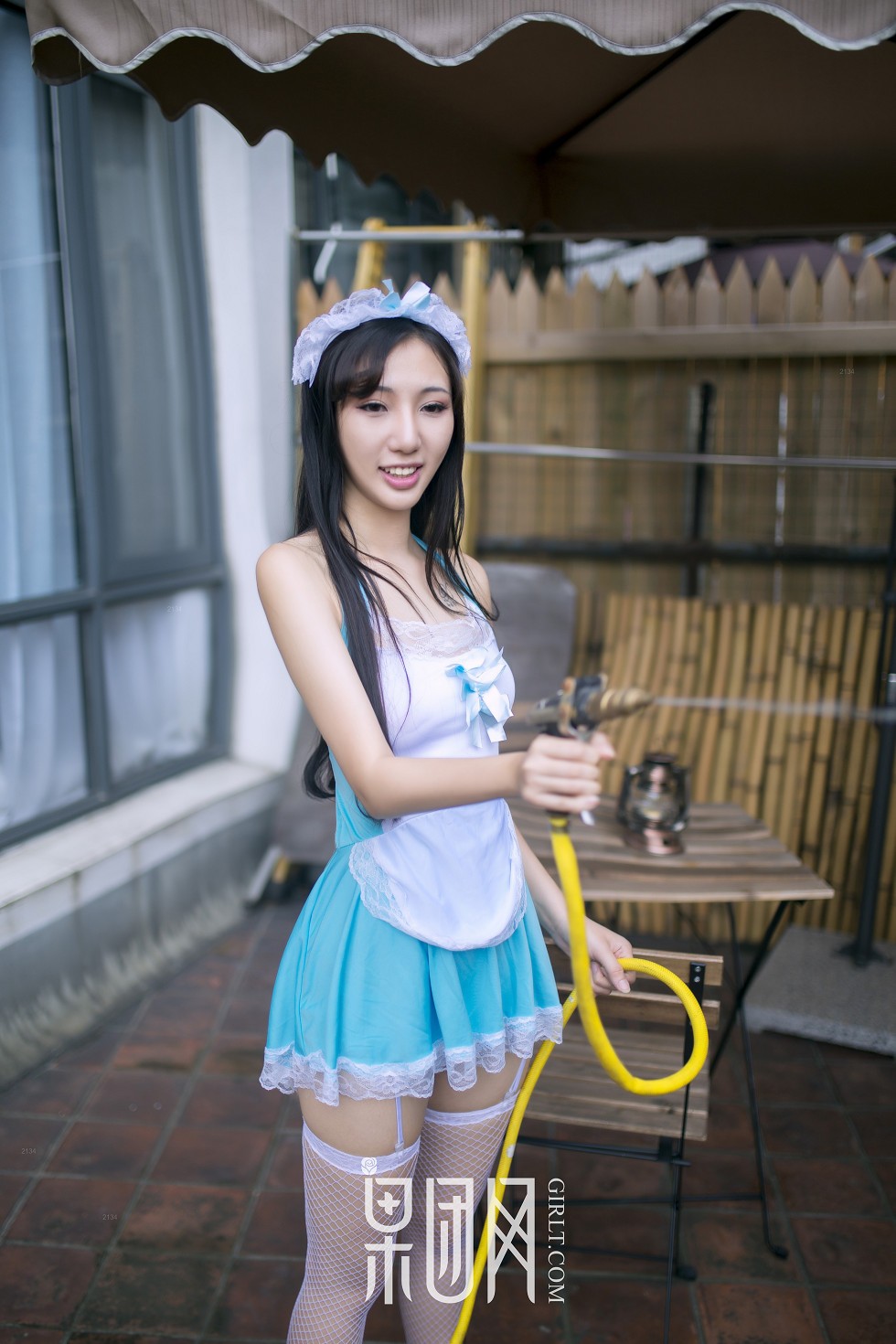 Jpxgyw.com_[GIRLT果团网]NO.142_嫩模宓兔兔儿私房女仆装配吊带白丝袜秀完美身材性感写真53P