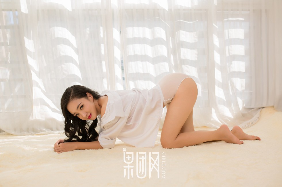 Jpxgyw.com_[GIRLT果团网]TG031_清纯学生妹私房制服配黑丝网袜+真空白衬衣撩人诱惑写真71P