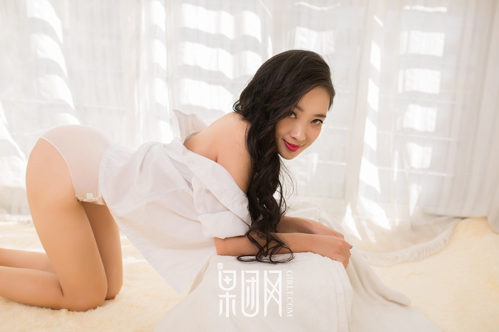 Jpxgyw.com_[GIRLT果团网]TG031_清纯学生妹私房制服配黑丝网袜+真空白衬衣撩人诱惑写真71P