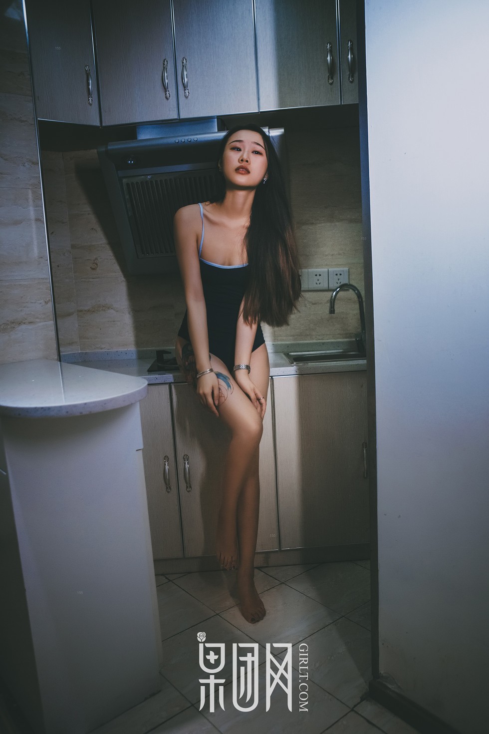Jpxgyw.com_[GIRLT果团网]TG033_嫩模厨娘演绎私房死库水秀完美身材露性感纹身诱惑写真44P