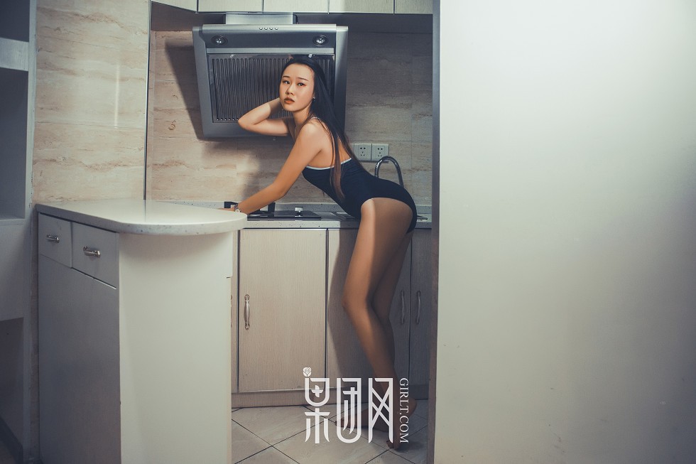 Jpxgyw.com_[GIRLT果团网]TG033_嫩模厨娘演绎私房死库水秀完美身材露性感纹身诱惑写真44P
