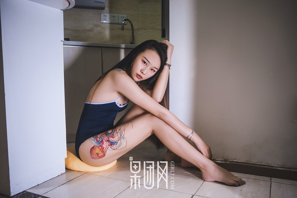 Jpxgyw.com_[GIRLT果团网]TG033_嫩模厨娘演绎私房死库水秀完美身材露性感纹身诱惑写真44P
