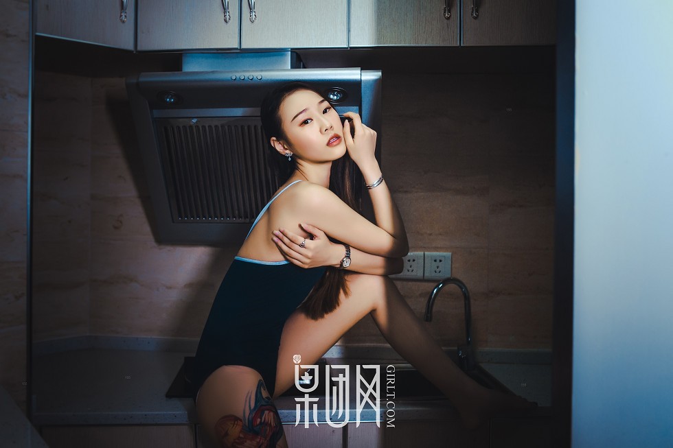 Jpxgyw.com_[GIRLT果团网]TG033_嫩模厨娘演绎私房死库水秀完美身材露性感纹身诱惑写真44P
