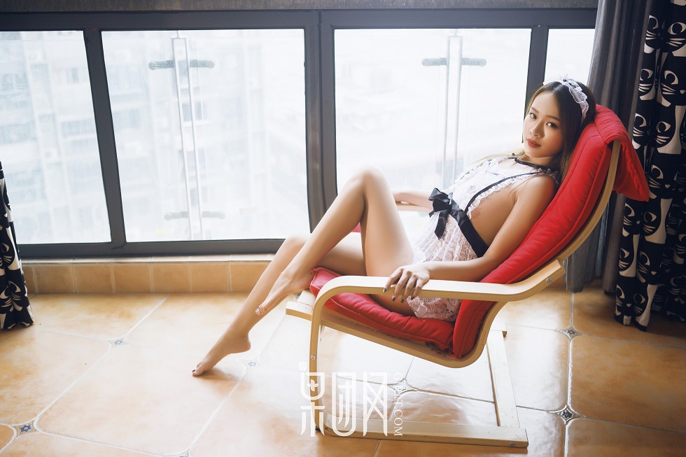 Jpxgyw.com_[GIRLT果团网]TG034_白色蕾丝女仆装美女私房系列服饰秀完美身材惹火写真29P