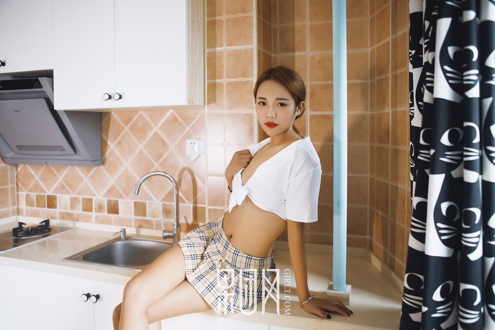 Jpxgyw.com_[GIRLT果团网]TG034_白色蕾丝女仆装美女私房系列服饰秀完美身材惹火写真29P