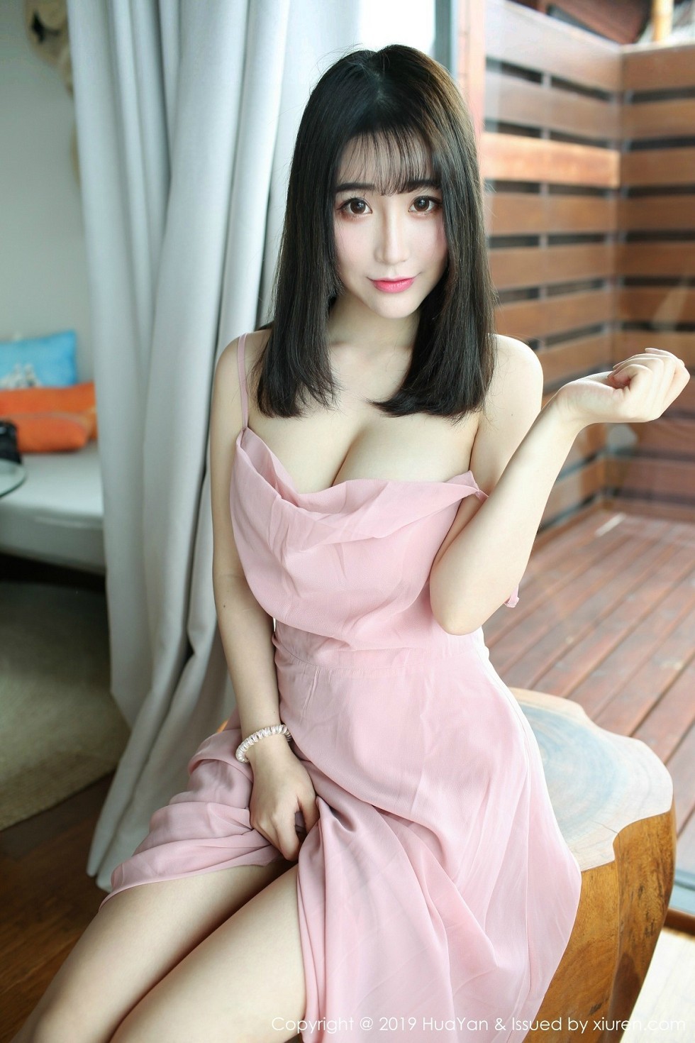 Jpxgyw.com_[HuaYan花の颜]Vol.062_嫩模绯月樱-Cherry粉色吊带连身裙露丁字裤翘臀诱惑写真51P
