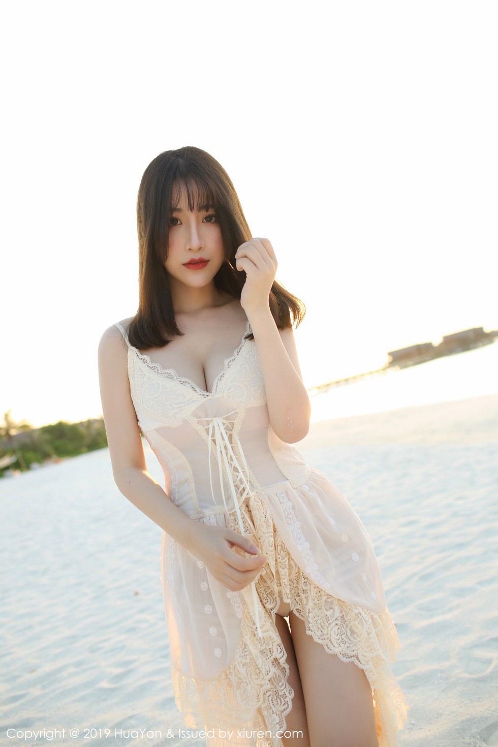 Jpxgyw.com_[HuaYan花の颜]Vol.068_女神绯月樱-Cherry马代旅拍私房白色内衣露童颜巨乳诱惑写真51P