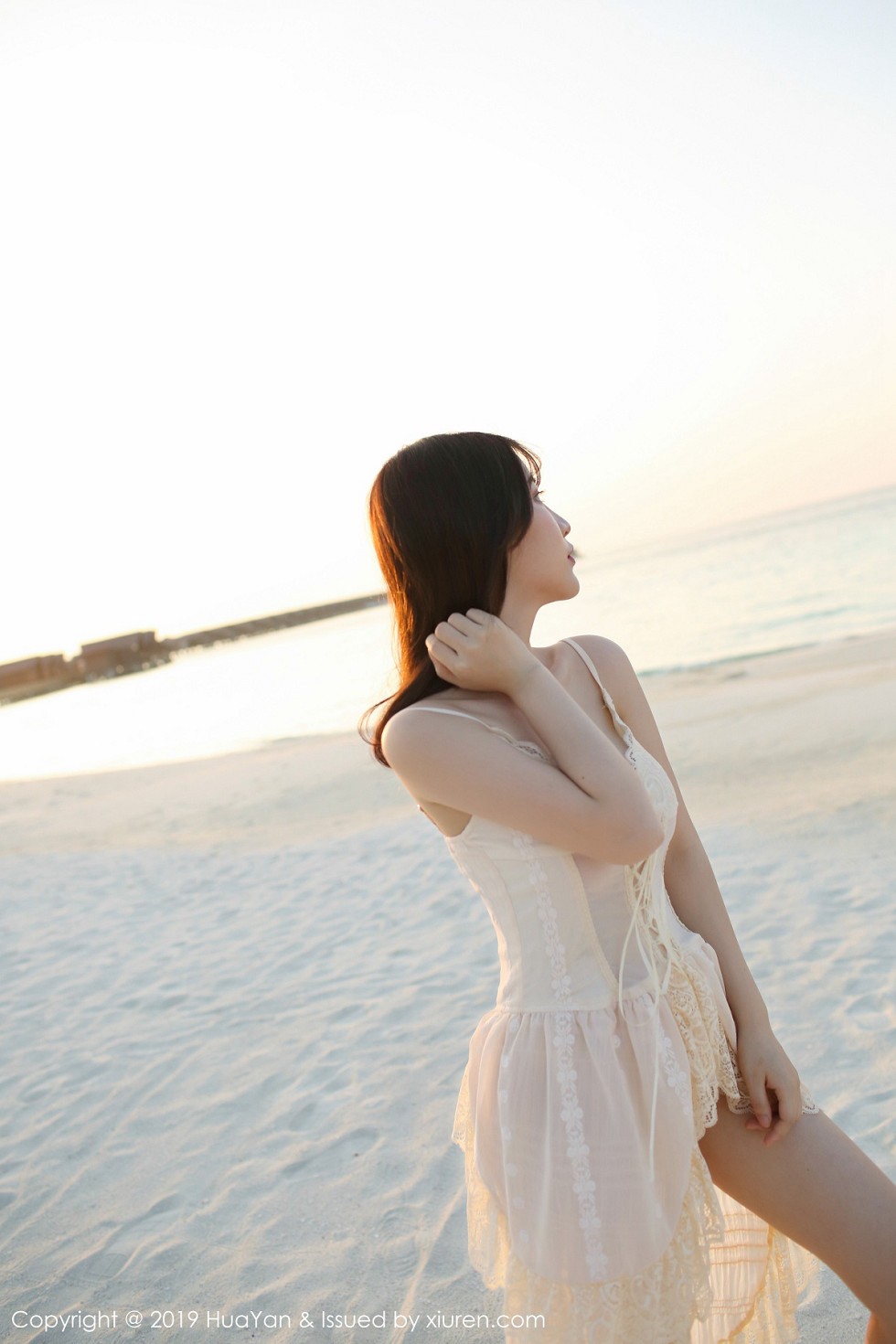 Jpxgyw.com_[HuaYan花の颜]Vol.068_女神绯月樱-Cherry马代旅拍私房白色内衣露童颜巨乳诱惑写真51P