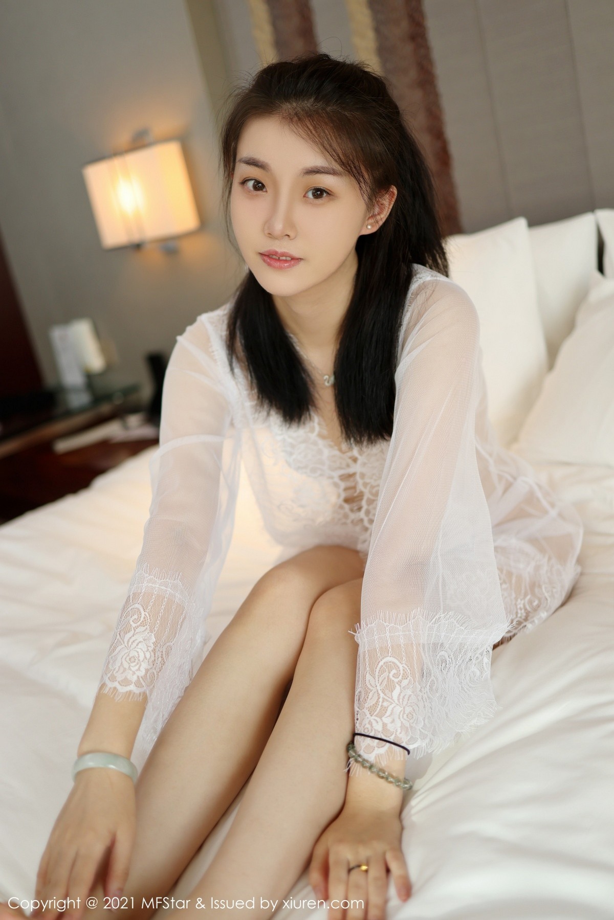 Jpxgyw.com_[MFStar模范学院]Vol.528_模特一颗甜蛋黄a居家女友睡衣私房薄纱秀完美身材诱惑写真50P