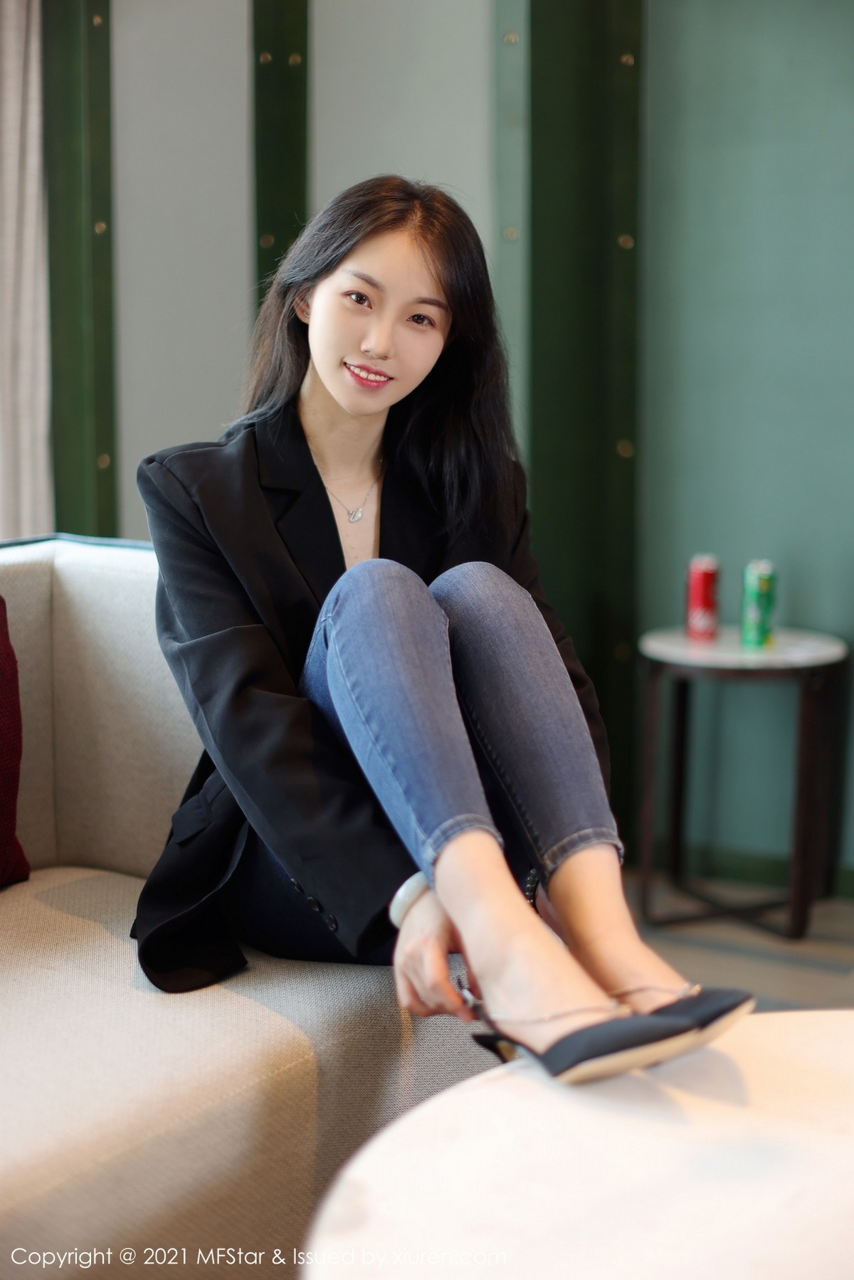 Jpxgyw.com_[MFStar模范学院]Vol.530_新人模特一颗甜蛋黄a私房半脱牛仔裤露蕾丝内衣完美诱惑写真50P